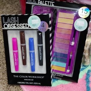 Eyeshadow palette in mascara bundle